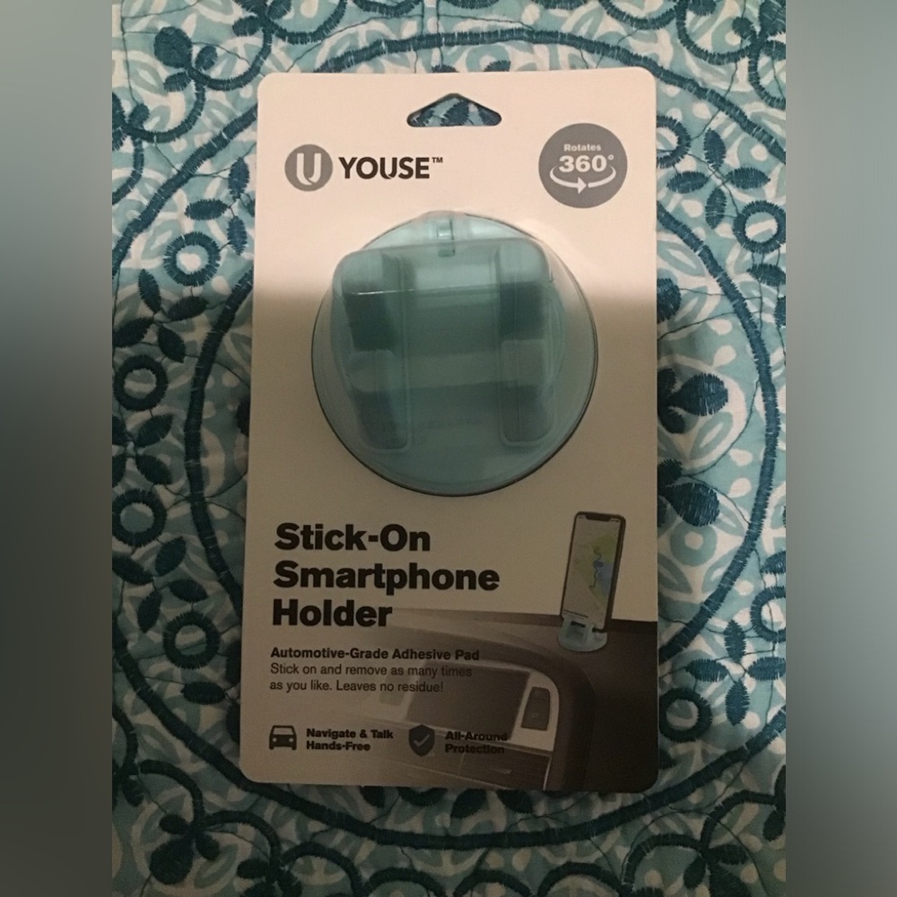 Smartphone stand for car